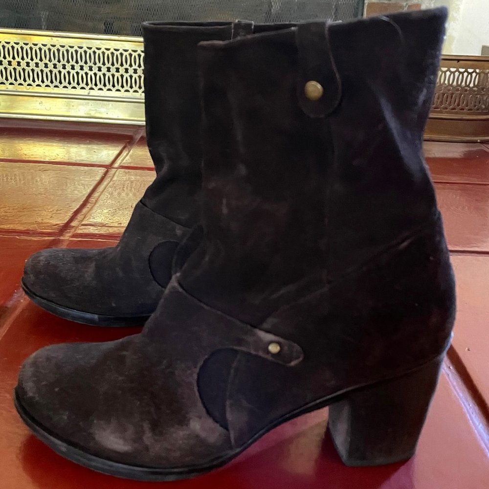 Coclico dark brown booties, size 35